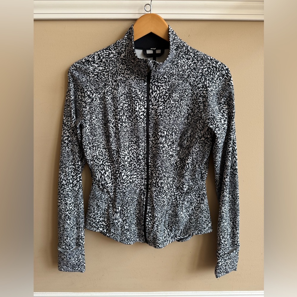 Lululemon InStill Jacket in Warped Grain Alpine White Black, Size 8.